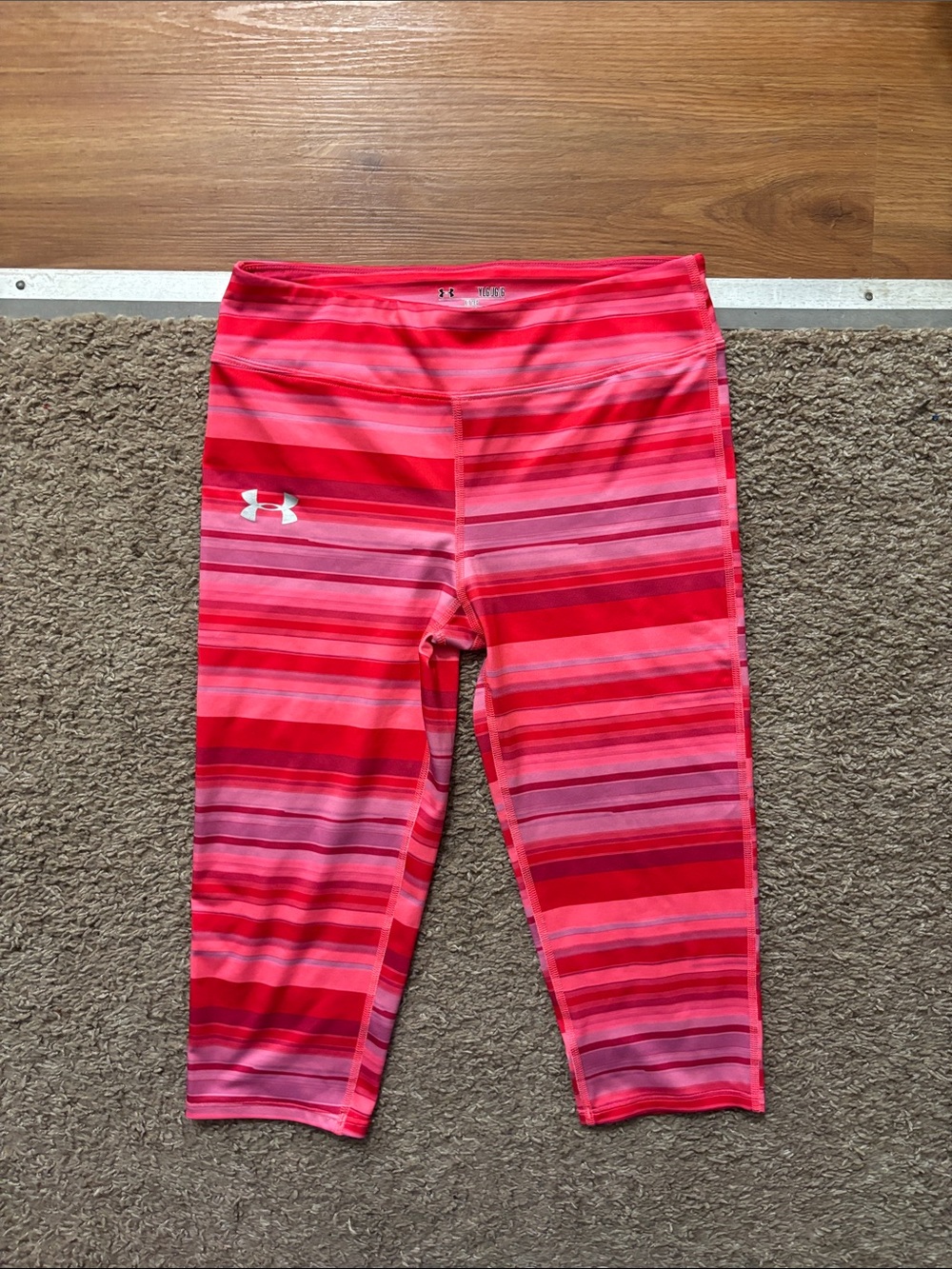 Under Armour Youth Lg Girls Pink & Red Striped Capri Athletic Leggings